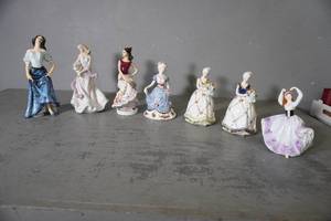 lot 203 image: Royal Doulton Lady &amp 6 more ladies in waiting