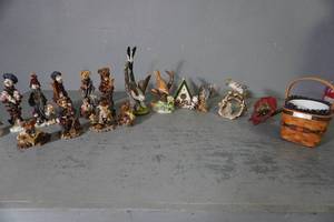 lot 240 image: Sm Longaberger basket (1993),10 cherished teddies &amp birds