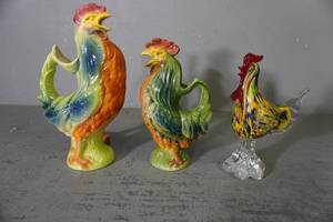 lot 251 image: 3 Roosters, 2 are pitchers