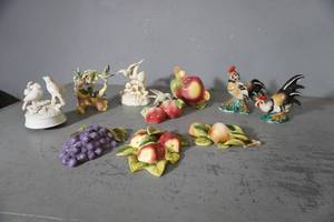 lot 253 image: Birds and wall plaques