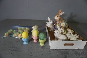 lot 254 image: 9 Bunnies, 3 egg cups (1 chip) and extra eggs