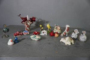 lot 258 image: 2 sets S & P, birds, bells, vase, covered dish
