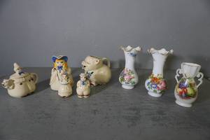 lot 259 image: Teapot, 2 pitchers, 3 vases and S&ampP