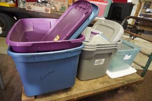 lot 80 image: 6 Poly tubs with lids