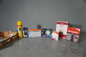 lot 284 image: Light bulbs, Pledge, velcro