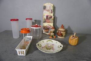 lot 295 image: Tupperware, mail carrier, plate, 3 ceramic mugs