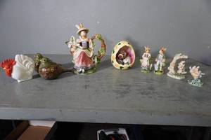 lot 311 image: Lg.rabbit pouring pitcher, Avon chickens-Easter theme