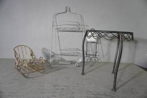 lot 313 image: Sleigh, 2 racks, stool