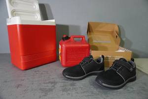 lot 318 image: Gas can, Igloo cooler, shoes (size 11 xw) Anadyne