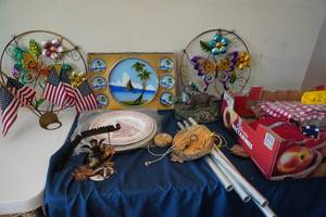 lot 167 image: Sun catchers, Patriotic dcor , wind chimes