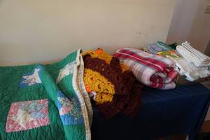 lot 171 image: Towels, blankets, afghans, pieced quilt