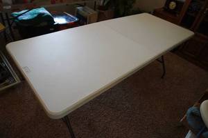 lot 180 image: Pog folding fiberglass table