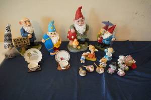lot 184 image: Gnomes and knick knacks