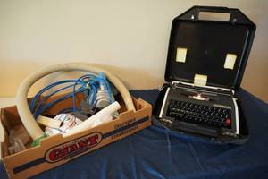 lot 185 image: Manual typewritter & Royal handvac