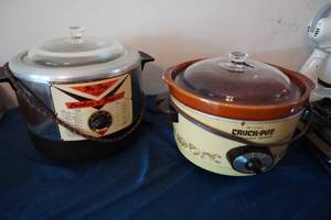 lot 218 image: Crock Pot and Fryer