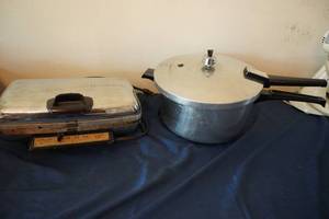 lot 219 image: Pressure cooker and waffle iron