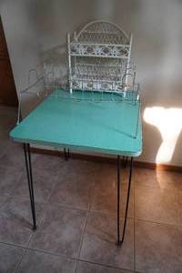 lot 248 image: Formica top table with steel legs 30 x 24 x 30