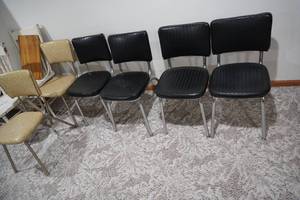 lot 250 image: &nbsp4 black dinette chairs