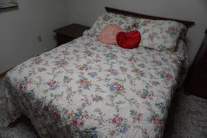 lot 271 image: Full size bed and night stand