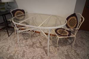lot 275 image: Oval patio table and two chairs