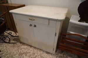 lot 295 image: Porcelain top table, some chips 36w x 25D x 29 T