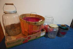 lot 306 image: Pickle jar, 3) apple baskets, chick warterer