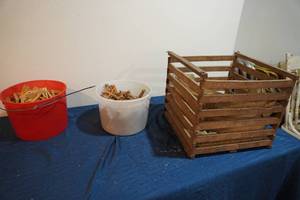 lot 308 image: Egg crate and clothes pins