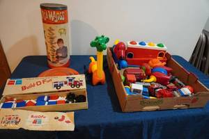 lot 324 image: Toys, Ring-a-magic, Build a fun, vehicles, toys