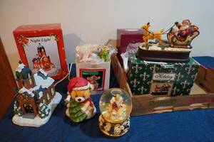 lot 325 image: Snowglobe, Christmas village items