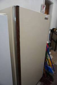 lot 335 image: Westinghouse Frost Free Refrigerator 32 W x 28 D x 64T