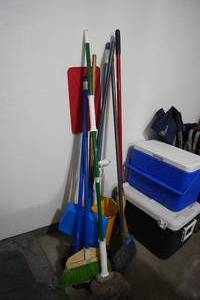 lot 340 image: Brooms, mop, scrub bucket, dust pan