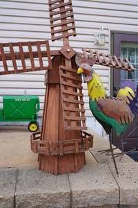 lot 354 image: Windmill & Metal rooster ornament