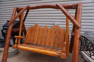 lot 362 image: Log LawnPatio Swing