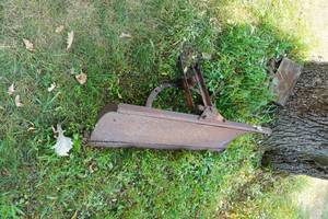 lot 367 image: 40 Bavid Bradley push blade