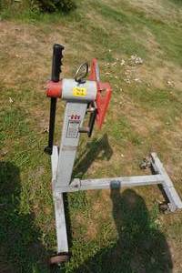 lot 369 image: Engine stand and Dynamart 20 push mower