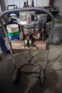lot 19 image: Outboard motor on a stand -Mercury