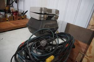 lot 53 image: Craftsman 2 18 saw, sander, trouble lights