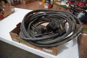 lot 60 image: 3) 220 V power cords