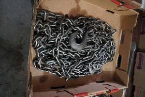 lot 70 image: 3) 14 log chains, 2 12 and 1 14