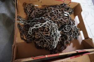 lot 72 image: Five assorted chains