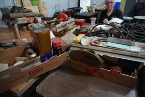 lot 88 image: Gaskets and solvents