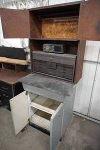 lot 107 image: Wood cabinet wMachinest tool box and radio