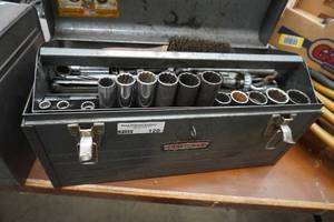 lot 120 image: Craftsman tool box with misc tools