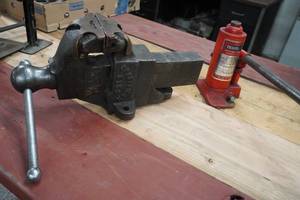 lot 149 image: Repaired Craftsman vise  and 3 ton bottle jack (This vise was used for many years after Walter repaired it and will stand the time)