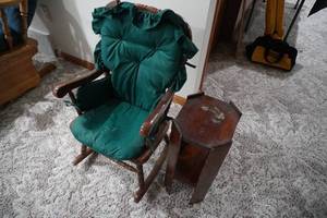 lot 254 image: Childs rocker and small plant stand