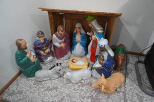 lot 259 image: Blow Mold Nativity Set