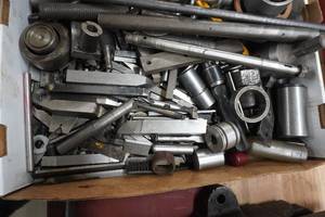 lot 377 image: Tooling and die cutting pieces for metal lathes